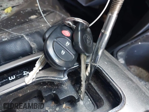 2015 Toyota Tacoma with VIN 3TMLU4EN8FM200529, listed as a IAAI auction lot 41602598 with 98,456 mi miles and . Bid and sale history available at DreamBid. Image 11.