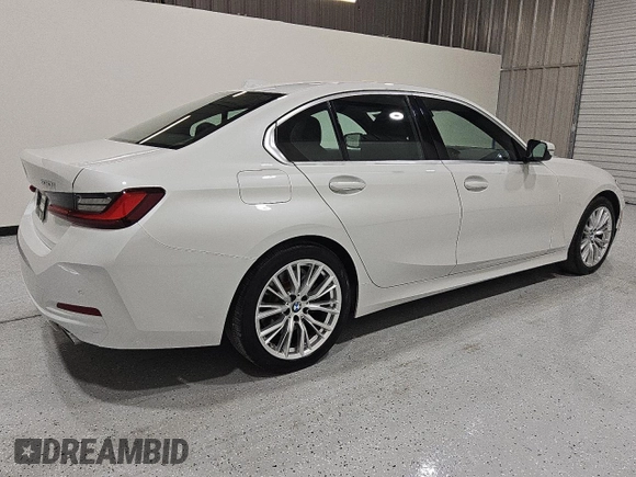 2024 BMW 3 Series 330i with VIN 3MW69FF05R8E27751, listed as a Copart auction lot 54630025 with 34,919 mi miles and Clean Title. Bid and sale history available at carsss.com. Image 3.