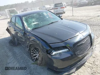 2019 Chrysler 300 Touring z VIN 2C3CCAAG9KH593494, wystawiony jako IAAI lot #42042031 z przebiegiem 61 281 mil mil oraz . Historia ofert i sprzedaży dostępna na DreamBid. Obrazek 1.