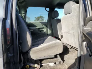 2003 Chevrolet Avalanche with VIN 3GNEC13T63G270480, listed as a Copart auction lot 77134473 with 370,649 mi miles and Non Repairable. Bid and sale history available at carsss.com. Image 10.