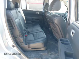 2011 Honda Pilot Touring with VIN 5FNYF4H96BB012122, listed as a IAAI auction lot 42071924 with 211,000 mi miles. Bid and sale history available at carsss.com. Image 8.