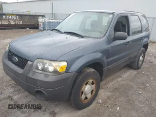 2006 Ford Escape XLS z VIN 1FMYU02Z66KA53989, wystawiony jako IAAI lot #42783537 z przebiegiem 95 833 mil mil oraz . Historia ofert i sprzedaży dostępna na DreamBid. Obrazek 2.