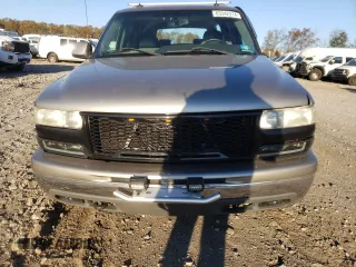 2003 Chevrolet Suburban LT with VIN 3GNGK26U13G239207, listed as a Copart auction lot 83342214 with 147,511 mi miles and Salvage Title. Bid and sale history available at carsss.com. Image 5.