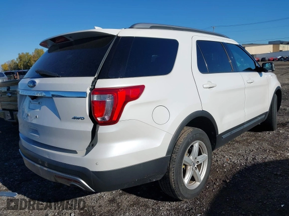 2016 Ford Explorer XLT with VIN 1FM5K8D84GGA22479, listed as a IAAI auction lot 40645958 with 127,482 mi miles and . Bid and sale history available at carsss.com. Image 4.