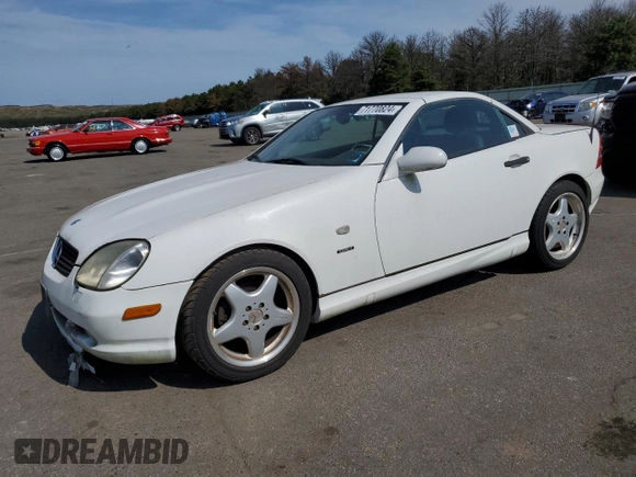 1999 Mercedes-Benz SLK-Class with VIN WDBKK47F9XF130501, listed as a Copart auction lot 71770824 with 124,669 mi miles and Clean Title. Bid and sale history available at carsss.com. Image 1.