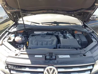 2018 Volkswagen Tiguan SEL with VIN 3VV3B7AX9JM095251, listed as a IAAI auction lot 41871121 with 59,000 mi miles and . Bid and sale history available at DreamBid. Image 10.