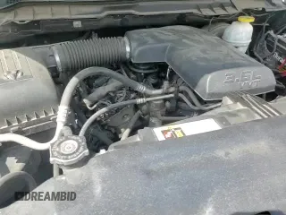 2019 Ram 1500 SLT z VIN 1C6RR7LG2KS592661, wystawiony jako Copart lot #54467655 z przebiegiem 118 337 mil mil oraz Czysty tytuł • Clean title. Historia ofert i sprzedaży dostępna na DreamBid. Obrazek 13.