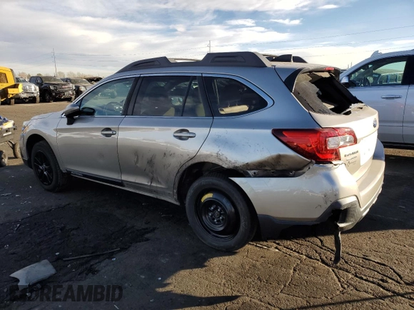 2018 Subaru Outback Premium z VIN 4S4BSAHC7J3256820, wystawiony jako Copart lot #89125935 z przebiegiem 130 673 mil mil oraz Szkoda całkowita • Salvage title. Historia ofert i sprzedaży dostępna na DreamBid. Obrazek 2.