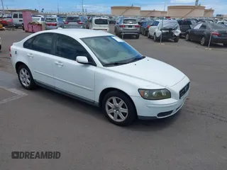 2006 Volvo S40 2.4L z VIN YV1MS382362210067, wystawiony jako IAAI lot #42249775 z przebiegiem 126 350 mil mil oraz . Historia ofert i sprzedaży dostępna na DreamBid. Obrazek 1.