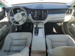 2018 Volvo XC60 Momentum with VIN LYV102RK3JB086865, listed as a Copart auction lot 53617825 with 29,337 mi miles and Salvage title. Bid and sale history available at DreamBid. Image 8.