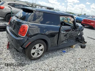 2021 MINI Hardtop Cooper with VIN WMWXR3C05M2P13632, listed as a Copart auction lot 62595415 with 38,797 mi miles and Clean title. Bid and sale history available at DreamBid. Image 3.