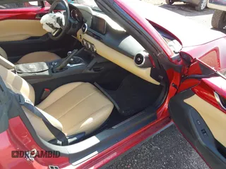 2020 Mazda MX-5 Miata Grand Touring z VIN JM1NDAM77L0418499, wystawiony jako IAAI lot #42010802 z przebiegiem 19 588 mil mil oraz . Historia ofert i sprzedaży dostępna na DreamBid. Obrazek 5.