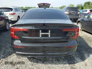 2024 Volvo S60 Plus Black Edition z VIN 7JRL12TH3RG308082, wystawiony jako Copart lot #60137305 z przebiegiem 33 904 mil mil oraz Szkoda całkowita • Salvage title. Historia ofert i sprzedaży dostępna na DreamBid. Obrazek 6.