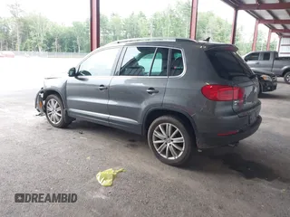 2016 Volkswagen Tiguan SE with VIN WVGBV7AX7GW526904, listed as a IAAI auction lot 42590816 with 73,758 mi miles and . Bid and sale history available at DreamBid. Image 3.