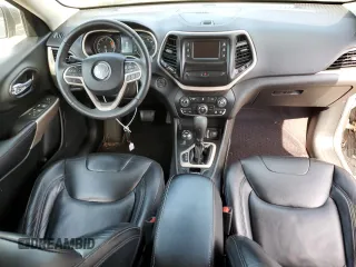 2017 Jeep Cherokee Latitude z VIN 1C4PJMCB3HW602710, wystawiony jako Copart lot #59660665 z przebiegiem 119 158 mil mil oraz Szkoda całkowita • Salvage title. Historia ofert i sprzedaży dostępna na DreamBid. Obrazek 8.