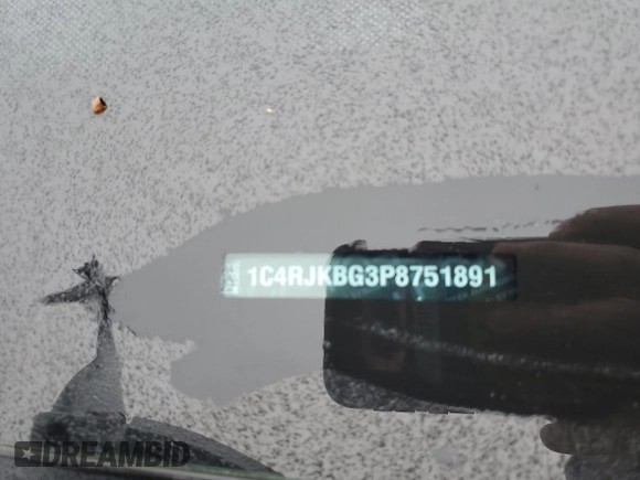 2023 Jeep Grand Cherokee Limited z VIN 1C4RJKBG3P8751891, wystawiony jako Copart lot #55732425 z przebiegiem Nie podano mil oraz Nie do naprawy • Non repairable. Historia ofert i sprzedaży dostępna na DreamBid. Obrazek 14.