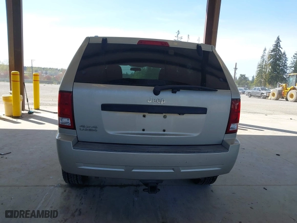 2008 Jeep Grand Cherokee Laredo with VIN 1J8GR48K18C222454, listed as a IAAI auction lot 42047541 with 180,145 mi miles. Bid and sale history available at carsss.com. Image 17.