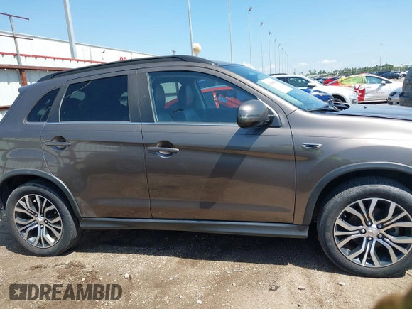 2018 Mitsubishi Outlander SEL z VIN JA4AP4AW4JU018385, wystawiony jako IAAI lot #41868875 z przebiegiem 83 910 mil mil oraz . Historia ofert i sprzedaży dostępna na DreamBid. Obrazek 13.