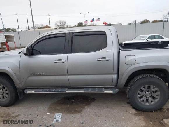 2018 Toyota Tacoma SR5 with VIN 3TMAZ5CN7JM053453, listed as a IAAI auction lot 41430111 with 128,149 mi miles. Bid and sale history available at carsss.com. Image 15.