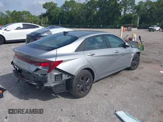 2023 Hyundai Elantra SEL z VIN 5NPLM4AG8PH090614, wystawiony jako IAAI lot #42611835 z przebiegiem 37 644 mil mil oraz . Historia ofert i sprzedaży dostępna na DreamBid. Obrazek 4.