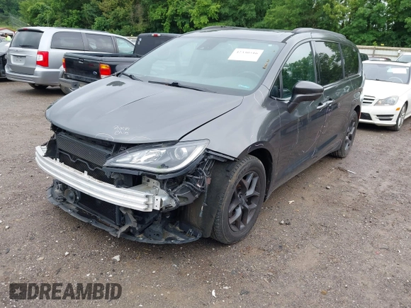 2018 Chrysler Pacifica Limited с VIN 2C4RC1GG4JR295389, выставлен на аукционе IAAI как лот 42330516 с пробегом 127 195 миль миль и . История ставок и продаж доступна на DreamBid. Изображение 17.