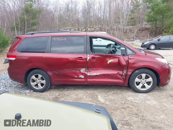 2011 Toyota Sienna LE AAS with VIN 5TDKK3DC3BS034894, listed as a IAAI auction lot 41983614 with 217,308 mi miles. Bid and sale history available at carsss.com. Image 14.