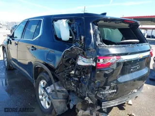2019 Chevrolet Traverse LS with VIN 1GNERFKW5KJ283466, listed as a IAAI auction lot 41695373 with 109,401 mi miles. Bid and sale history available at carsss.com. Image 3.