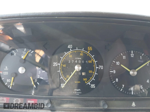1981 Mercedes-Benz 300 D z VIN WDBAB30A9BB219442, wystawiony jako IAAI lot #42476756 z przebiegiem 274 561 mil mil oraz . Historia ofert i sprzedaży dostępna na DreamBid. Obrazek 7.