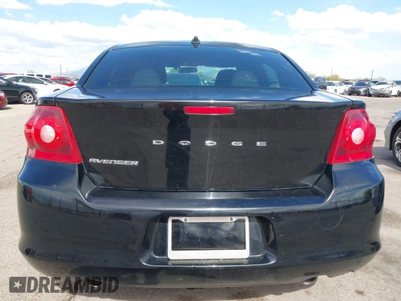 2014 Dodge Avenger SE z VIN 1C3CDZAGXEN130092, wystawiony jako IAAI lot #42216767 z przebiegiem 131 177 mil mil oraz . Historia ofert i sprzedaży dostępna na DreamBid. Obrazek 17.