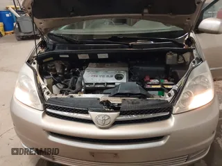 2004 Toyota Sienna XLE with VIN 5TDBA22C14S009558, listed as a IAAI auction lot 41843863 with 232,922 mi miles and . Bid and sale history available at DreamBid. Image 10.