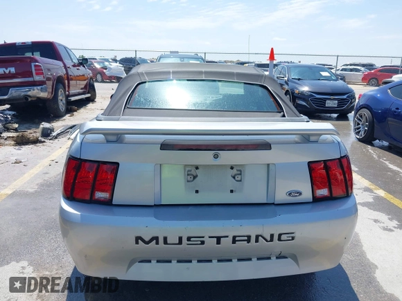 2001 Ford Mustang Deluxe с VIN 1FAFP44451F208230, выставлен на аукционе IAAI как лот 42191956 с пробегом 118 287 миль миль и . История ставок и продаж доступна на DreamBid. Изображение 16.