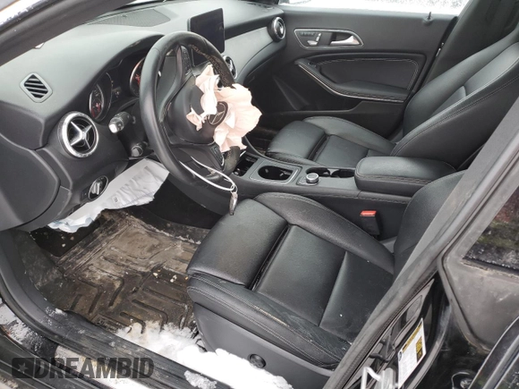 2018 Mercedes-Benz CLA 250 z VIN WDDSJ4GB4JN592629, wystawiony jako Copart lot #44162995 z przebiegiem 105 024 mil mil oraz Szkoda całkowita • Salvage title. Historia ofert i sprzedaży dostępna na DreamBid. Obrazek 7.