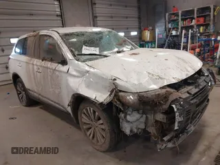 2020 Mitsubishi Outlander ES with VIN JA4AD2A38LZ017751, listed as a IAAI auction lot 41861606 with 116,669 mi miles. Bid and sale history available at carsss.com. Image 1.