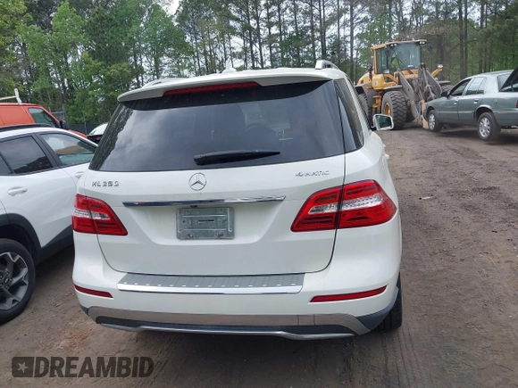 2012 Mercedes-Benz M ML 350 with VIN 4JGDA5HB1CA063846, listed as a IAAI auction lot 42032560 with 175,946 mi miles. Bid and sale history available at carsss.com. Image 16.