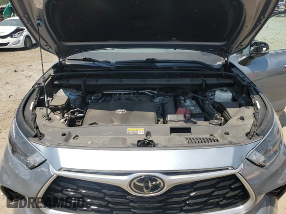 2022 Toyota Highlander LE with VIN 5TDBZRBH3NS175711, listed as a Copart auction lot 58722515 with 43,970 mi miles and Clean title. Bid and sale history available at DreamBid. Image 12.