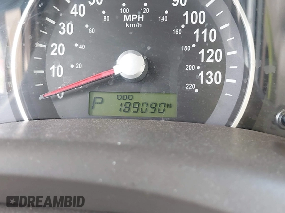 2006 Kia Sedona LX with VIN KNDMB233766055029, listed as a IAAI auction lot 39969975 with 189,090 mi miles. Bid and sale history available at carsss.com. Image 7.