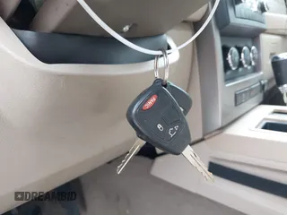 2012 Jeep Liberty Sport Latitude z VIN 1C4PJLAKXCW145609, wystawiony jako IAAI lot #42342281 z przebiegiem 107 256 mil mil oraz . Historia ofert i sprzedaży dostępna na DreamBid. Obrazek 11.
