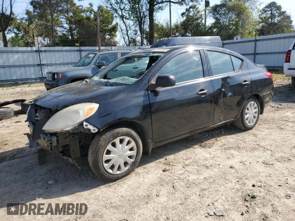 2014 Nissan Versa SV with VIN 3N1CN7AP4EL813230, listed as a Copart auction lot 52454195 with 136,018 mi miles and Clean Title. Bid and sale history available at DreamBid. Image 1.