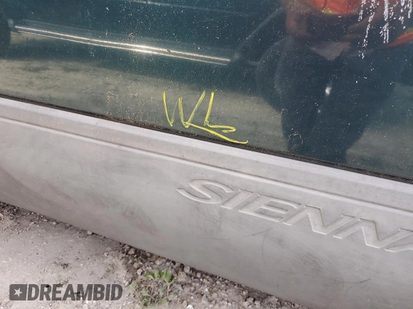 1998 Toyota Sienna LE with VIN 4T3ZF13C8WU026660, listed as a Copart auction lot 76808324 with 305,832 mi miles and Salvage Title. Bid and sale history available at carsss.com. Image 13.