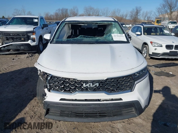 2022 Kia Sorento LX z VIN 5XYRGDLC7NG148891, wystawiony jako IAAI lot #41781953 z przebiegiem 58 100 mil mil oraz . Historia ofert i sprzedaży dostępna na DreamBid. Obrazek 12.