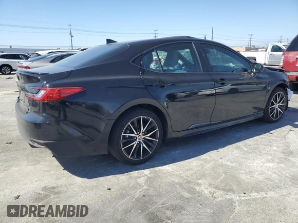 2025 Toyota Camry LE z VIN 4T1DAACK8SU101697, wystawiony jako Copart lot #47858965 z przebiegiem 8 897 mil mil oraz Szkoda całkowita • Salvage title. Historia ofert i sprzedaży dostępna na DreamBid. Obrazek 3.