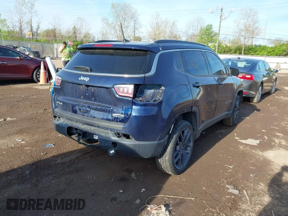 2018 Jeep Compass Altitude with VIN 3C4NJDBB5JT442950, listed as a IAAI auction lot 41989701 with 103,221 mi miles and . Bid and sale history available at carsss.com. Image 4.