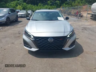 2023 Nissan Altima SR z VIN 1N4BL4CV3PN371333, wystawiony jako IAAI lot #42420194 z przebiegiem 47 460 mil mil oraz . Historia ofert i sprzedaży dostępna na DreamBid. Obrazek 12.