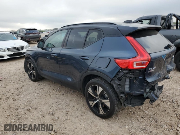 2022 Volvo XC40 Twin Plus z VIN YV4ED3UR0N2691608, wystawiony jako Copart lot #79759674 z przebiegiem 17 633 mil mil oraz Szkoda całkowita • Salvage title. Historia ofert i sprzedaży dostępna na DreamBid. Obrazek 2.