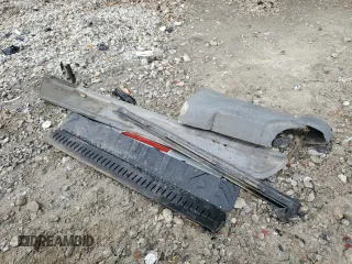 2002 Chevrolet Avalanche z VIN 3GNEK13T12G297684, wystawiony jako Copart lot #54044065 z przebiegiem 246 763 mil mil oraz Szkoda całkowita • Salvage title. Historia ofert i sprzedaży dostępna na DreamBid. Obrazek 12.