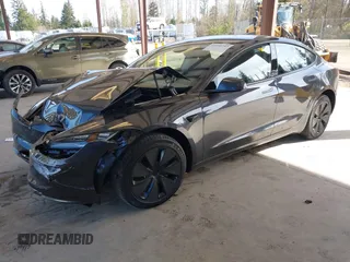 2025 Tesla Model 3 Long Range with VIN 5YJ3E1EA4SF987552, listed as a IAAI auction lot 41959743 with 187 mi miles and . Bid and sale history available at DreamBid. Image 17.