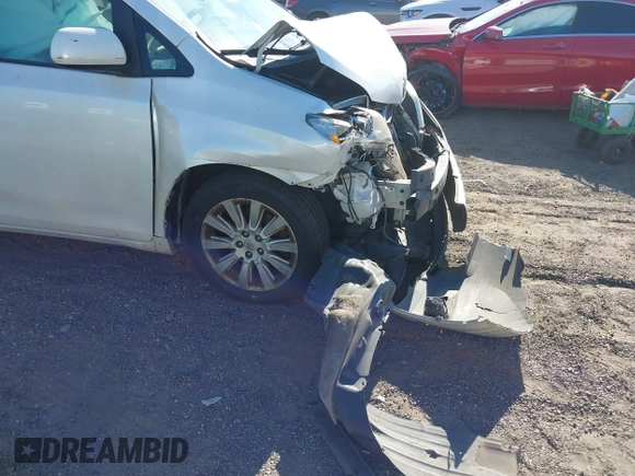 2015 Toyota Sienna Limited z VIN 5TDDK3DC4FS101226, wystawiony jako IAAI lot #40755063 z przebiegiem 153 793 mil mil oraz . Historia ofert i sprzedaży dostępna na DreamBid. Obrazek 18.