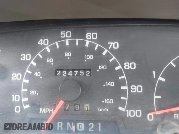 2001 Ford Super Duty F-250 XL with VIN 1FTNX21F91EB48250, listed as a IAAI auction lot 41901105 with 224,752 mi miles. Bid and sale history available at carsss.com. Image 14.