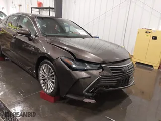 2019 Toyota Avalon Hybrid Limited with VIN 4T1B21FB3KU007114, listed as a IAAI auction lot 41658316 with 127,785 mi miles. Bid and sale history available at carsss.com. Image 6.