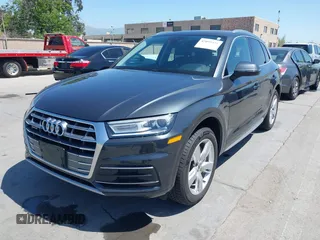 2019 Audi Q5 Premium with VIN WA1ANAFY2K2040638, listed as a IAAI auction lot 42095555 with 98,990 mi miles. Bid and sale history available at carsss.com. Image 6.